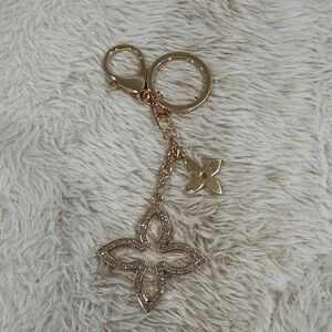 Chic Gold Floral Keychain